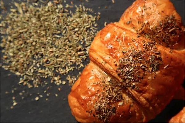 Thyme Croissant - Ovio